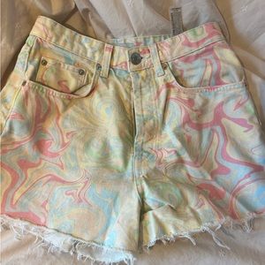 Marbled denim shorts